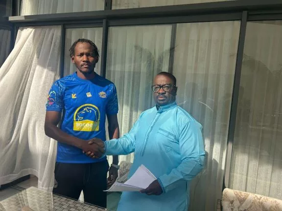 Badara Badji signe à Teungueth FC