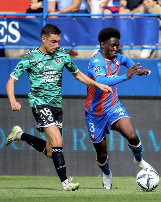 Diabé Bolumbu, l'un des talents prometteurs d'origine sénégalaise du Stade Malherbe de Caen, qui fait son petit bonhomme de chemin.