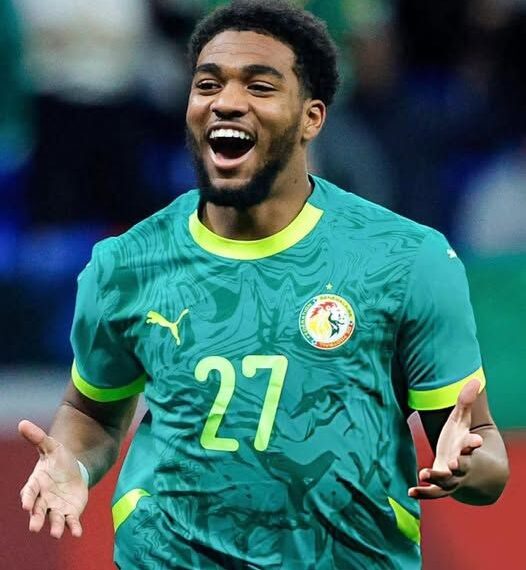 À 17 ans, Ibrahim Mbaye ne se laisse pas emporter par les performances et le succès.