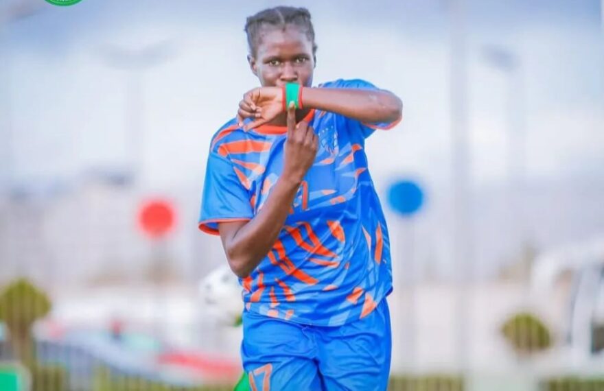 Tacko Diabira cartonne avec les Aigles de la Médina