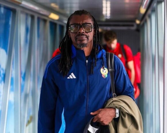 Aliou Cissé en Angola