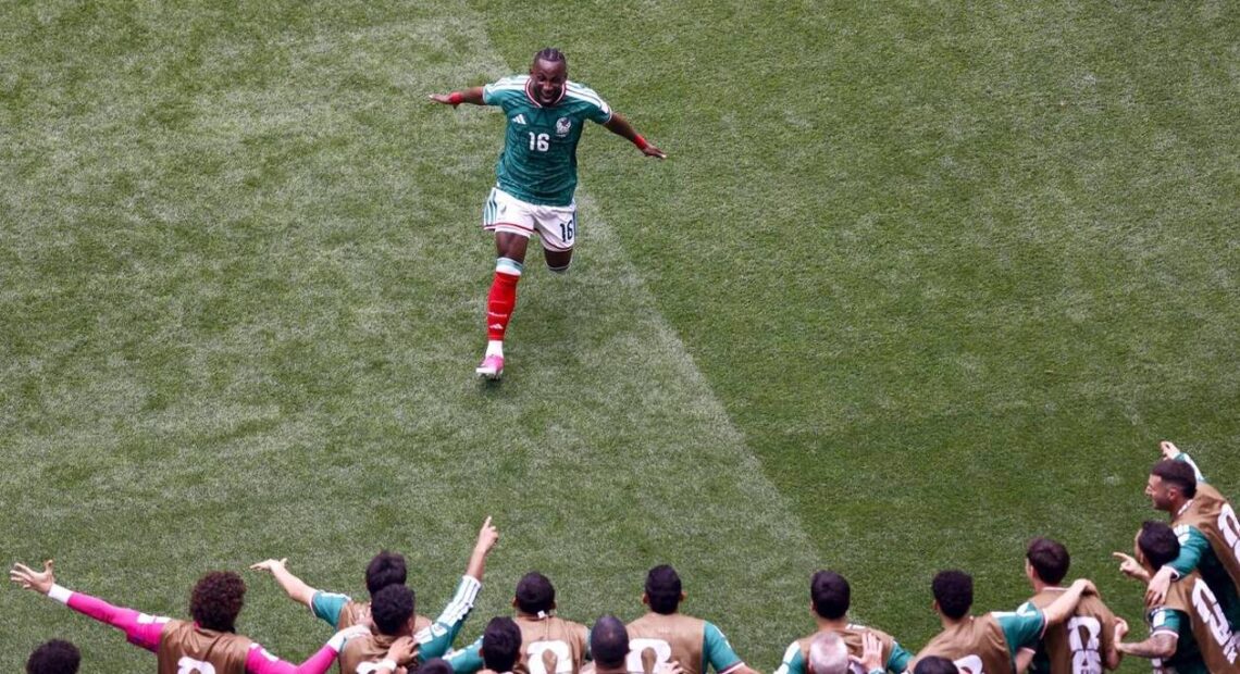 Julián Quiñones Mexique