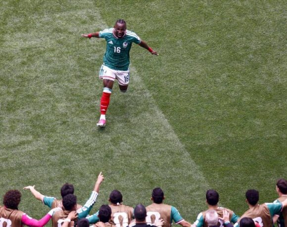 Julián Quiñones Mexique