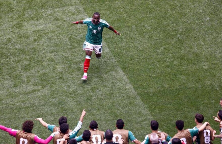 Julián Quiñones Mexique