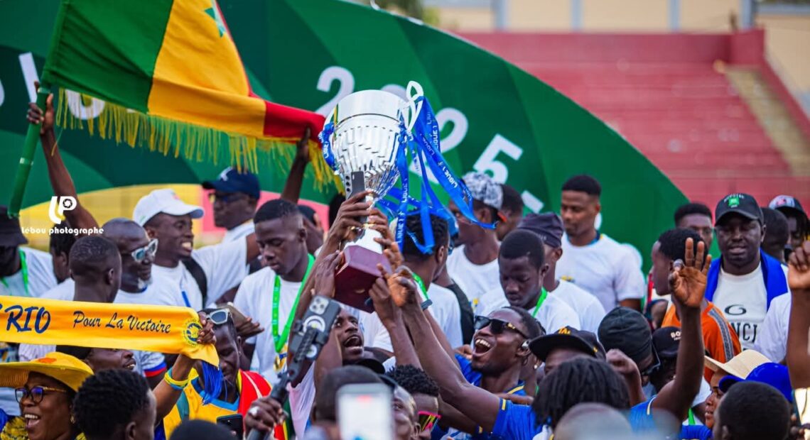 Rufisque célèbre Teungueth FC champion du Sénégal 2026